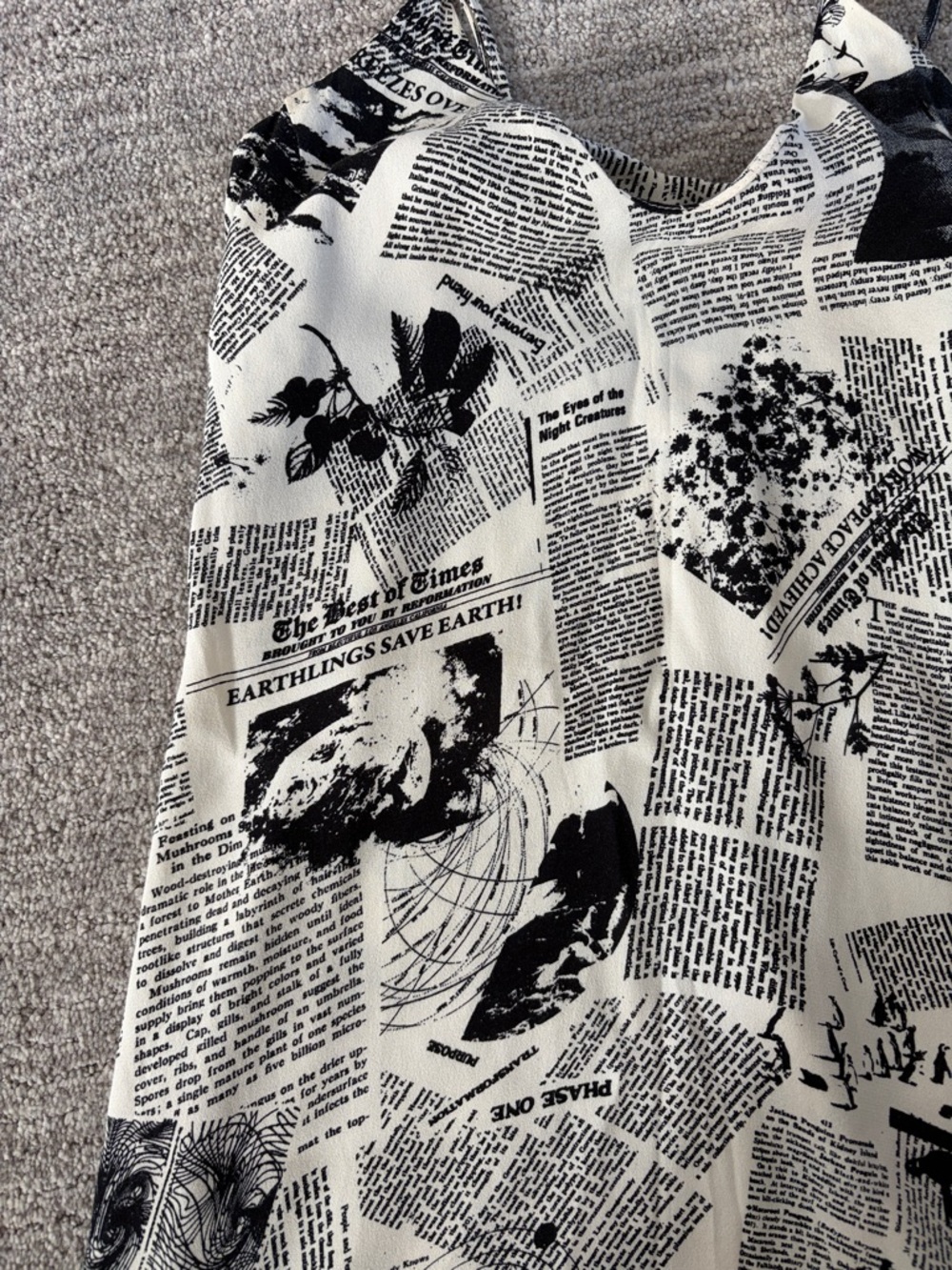 Reformation Ventura mini dress in newsprint - Picture 4 of 6